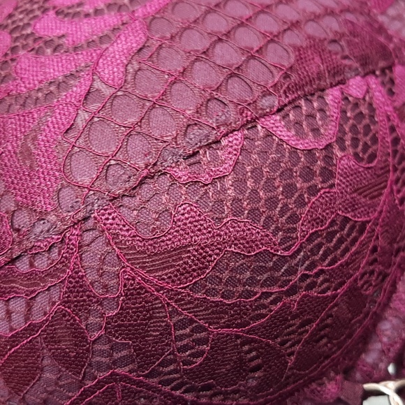 LaSenza Padded underwire lace bra.  Size 36C.  Adjustable straps  Classi… - Picture 12 of 15